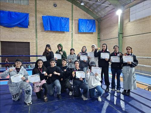 قهرمانی بانوان کیک بوکسینگ کار باشگاه آگرین 